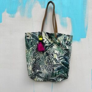 Eccolo Ltd WORLD TRAVELER Tote Floral Pom Poms ©2019 Eccolo Ltd. Green Palms